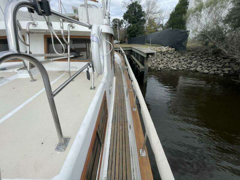 1991 Marine Trader 34 Double Cabin