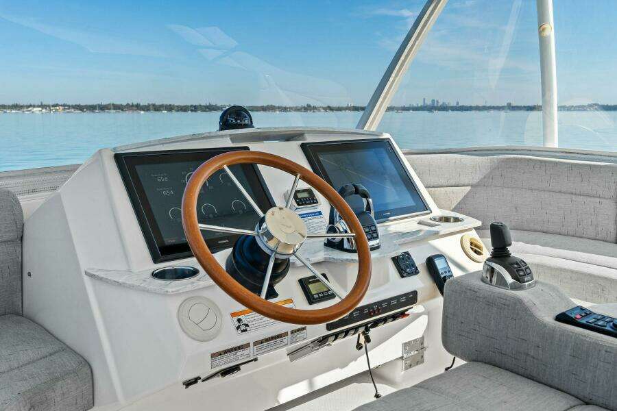 2016 Tiara Yachts 50 Flybridge