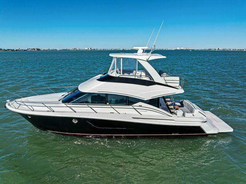 2016 Tiara Yachts 50 Flybridge - Profile