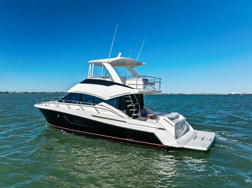 2016 Tiara Yachts 50 Flybridge - Profile