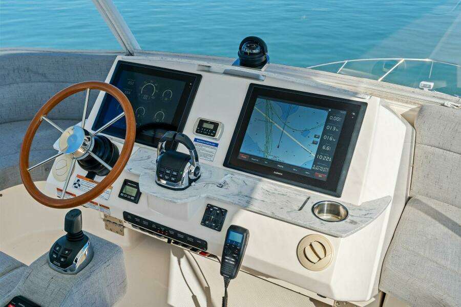 2016 Tiara Yachts 50 Flybridge