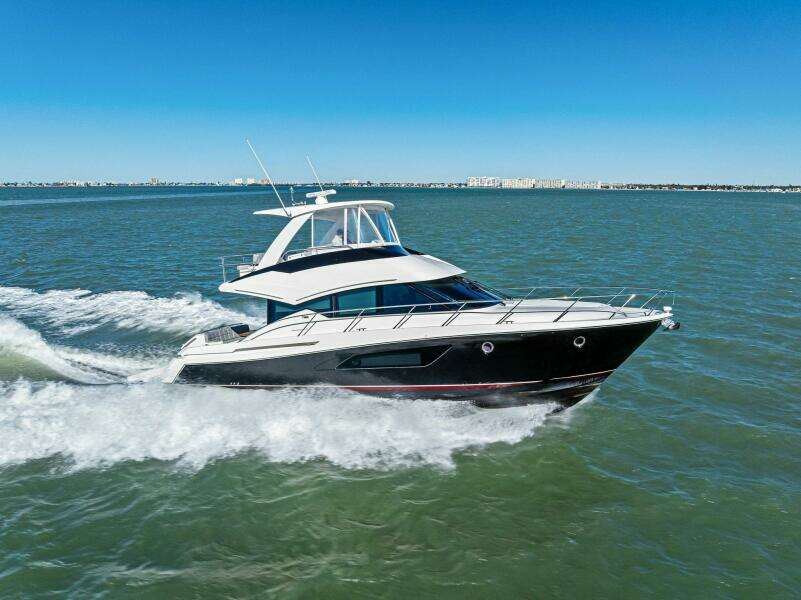 2016 Tiara Yachts 50 Flybridge - Profile