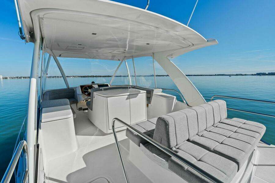 2016 Tiara Yachts 50 Flybridge