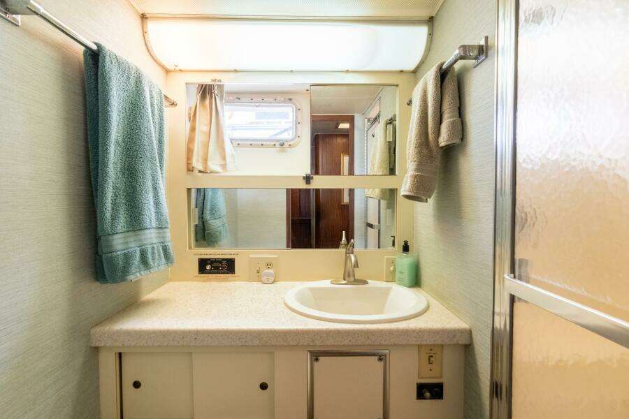 1985 Hatteras 53 Motor Yacht