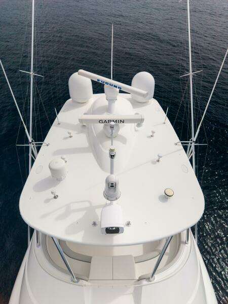 2021 Viking 92 Skybridge