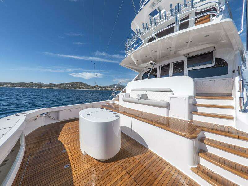 2021 Viking 92 Skybridge