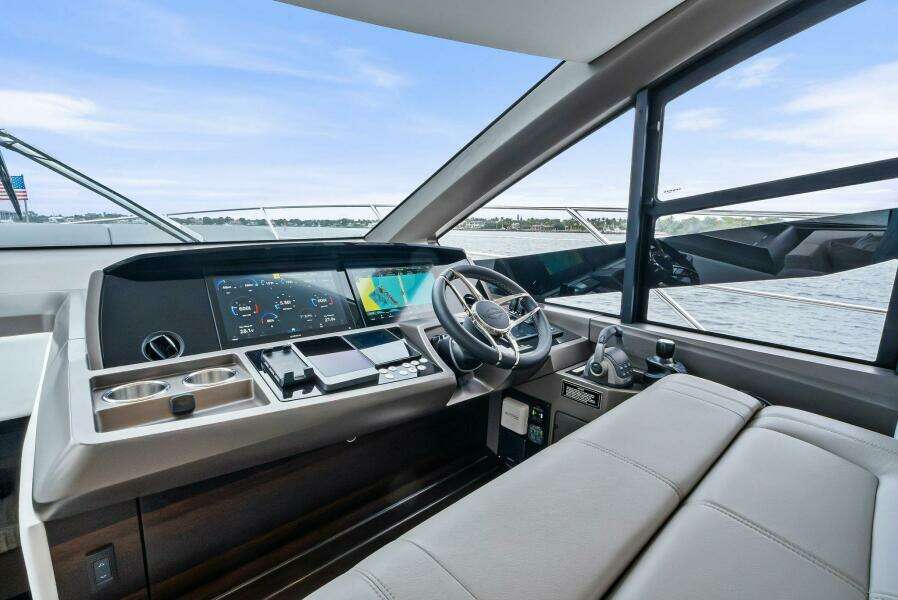 2025 Sunseeker 55 Manhattan