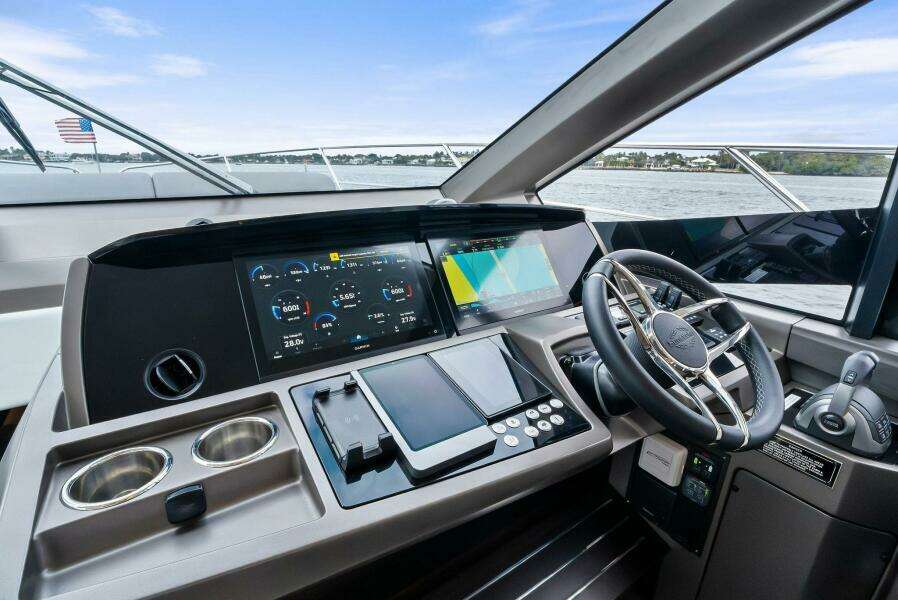 2025 Sunseeker 55 Manhattan