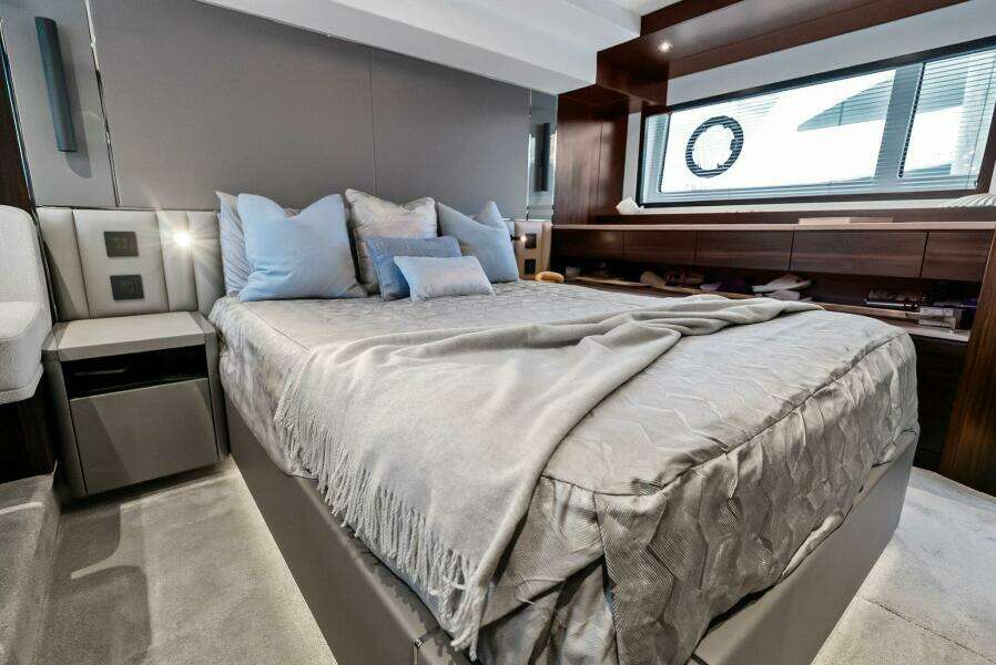 2025 Sunseeker 55 Manhattan