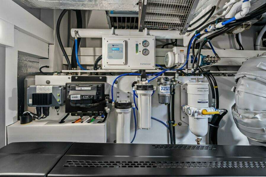 2025 Sunseeker 55 Manhattan