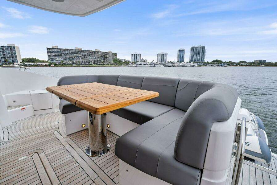 2025 Sunseeker 55 Manhattan