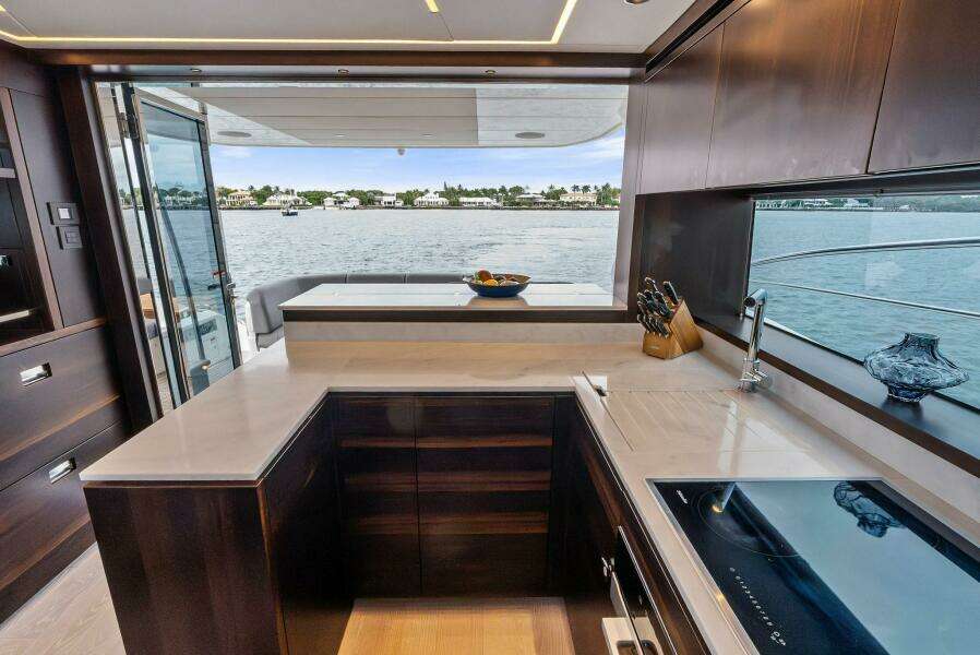 2025 Sunseeker 55 Manhattan