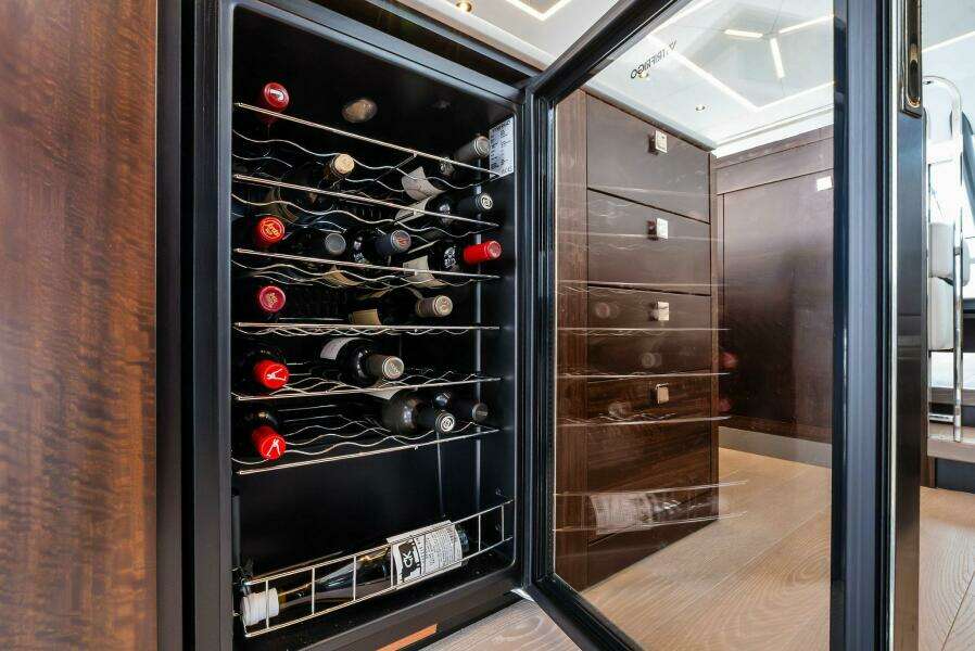 2025 Sunseeker 55 Manhattan