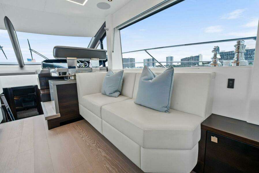 2025 Sunseeker 55 Manhattan