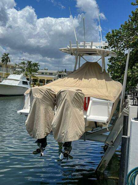2013 Intrepid 300 Center Console