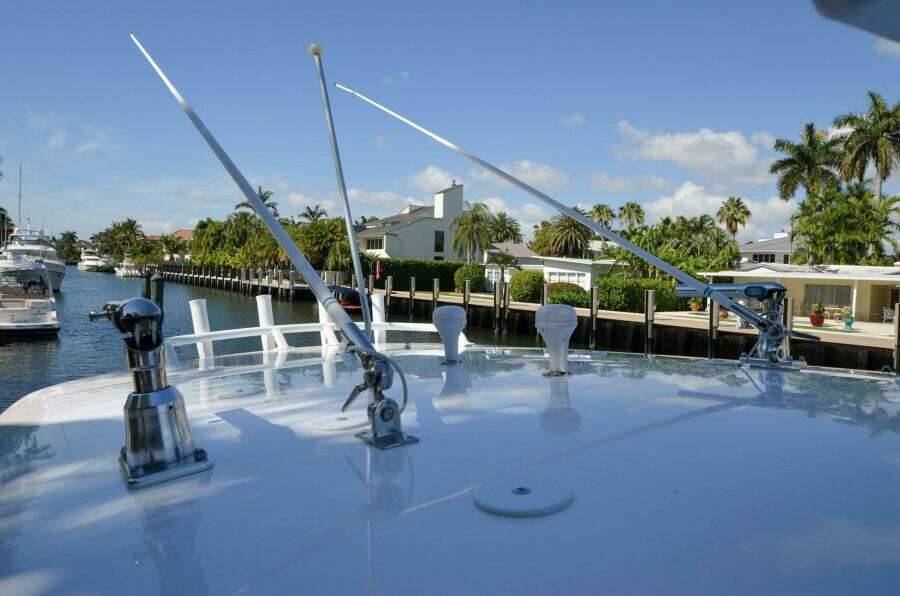 2013 Intrepid 300 Center Console