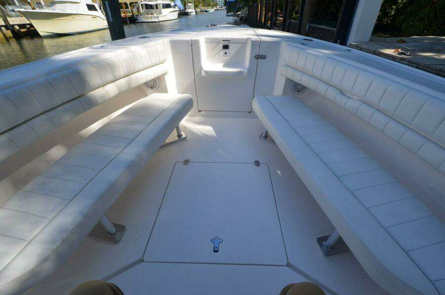 2013 Intrepid 300 Center Console