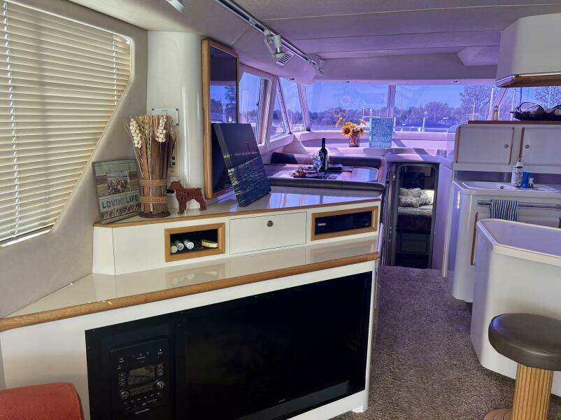 1995 Sea Ray 550 Sedan Bridge