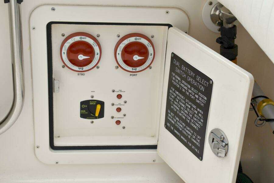 2012 Grady-White Canyon 271