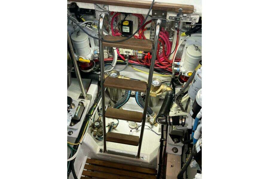 1995 Grand Banks 38 Eastbay EX