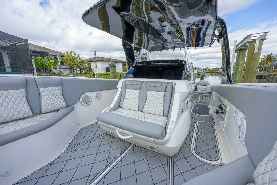 2010 Concept 4400 Sport Yacht