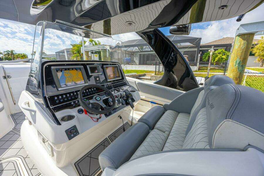 2010 Concept 4400 Sport Yacht