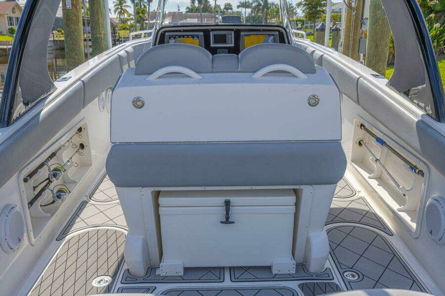 2010 Concept 4400 Sport Yacht