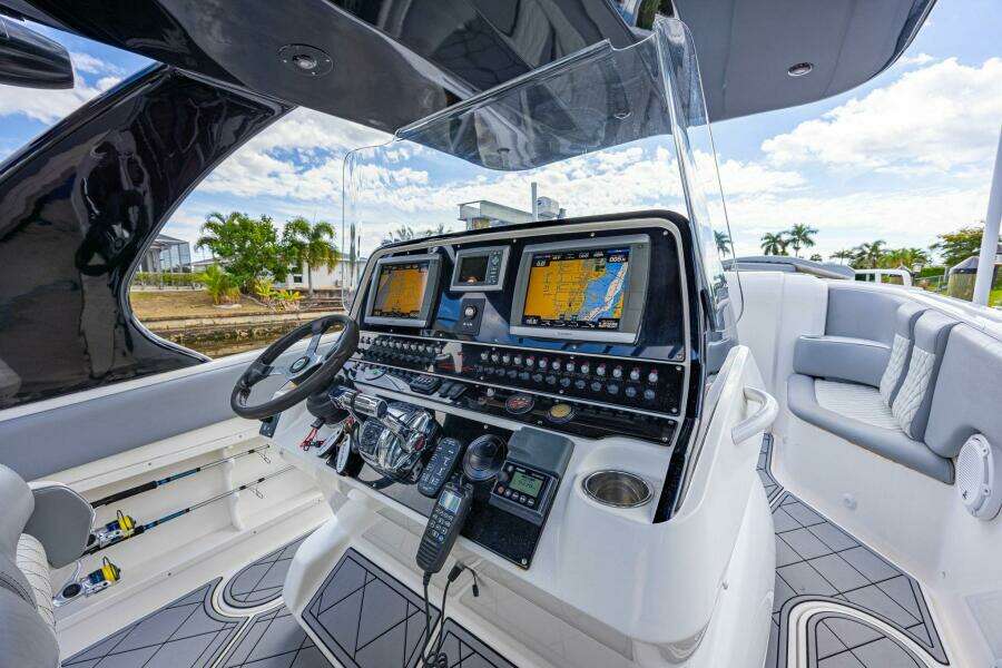 2010 Concept 4400 Sport Yacht