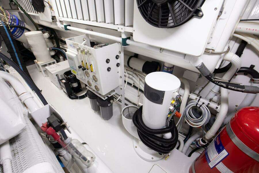 Viking 70 Convertible - Engine Room