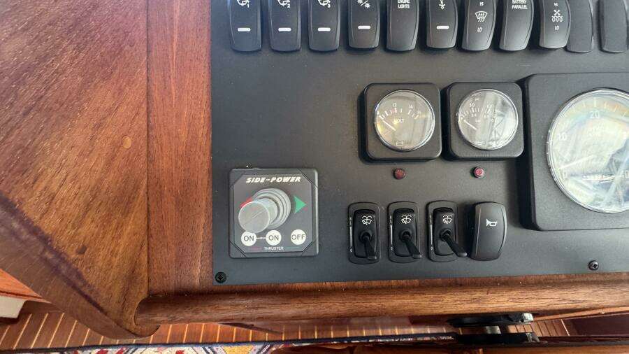 Electronics & Navigation Equipment