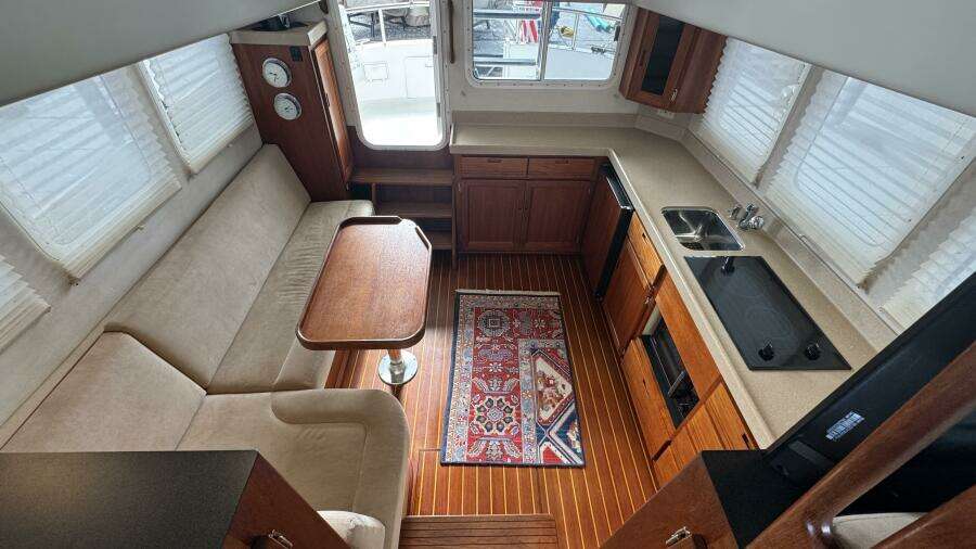 Salon Looking Aft