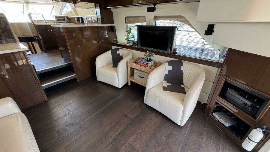 Salon Looking Starboard
