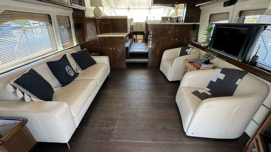 Salon Entrance Looking Forward