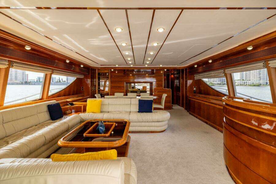 2001 Ferretti 94 Raised Pilothouse - Dreamchaser - Salon
