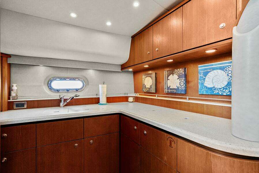 2007 Tiara Yachts 4300 Sovran - Galley