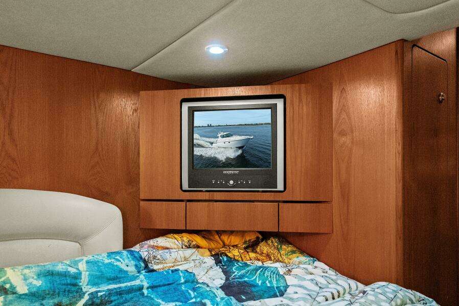 2007 Tiara Yachts 4300 Sovran - Stateroom 