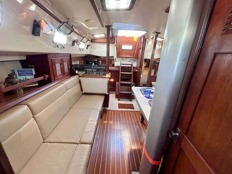 1999 Island Packet 320