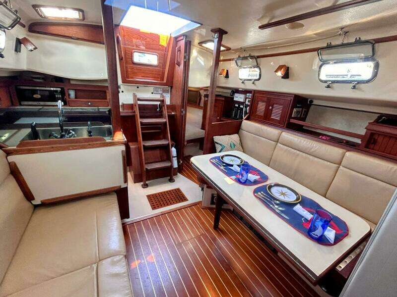 1999 Island Packet 320