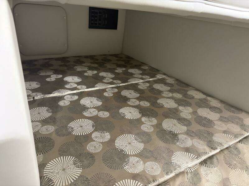 2019 Crownline 264 CR