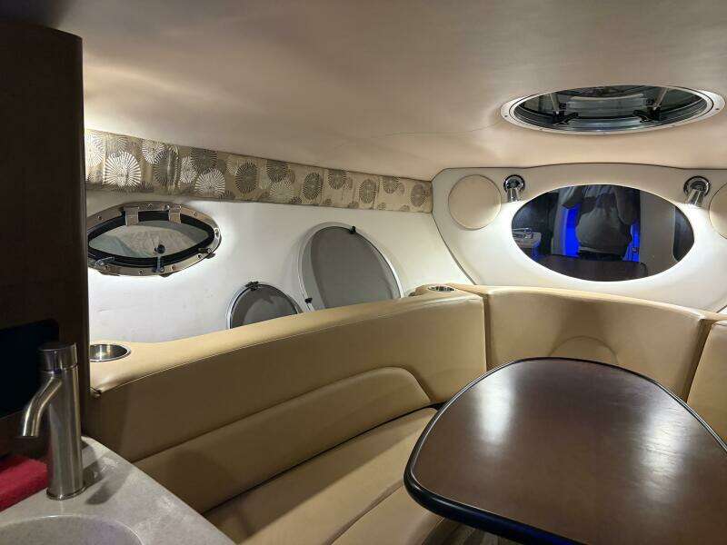 2019 Crownline 264 CR