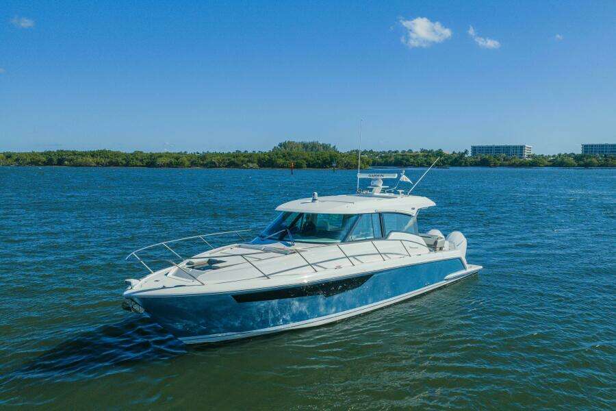 2025 Tiara Yachts 43 LE