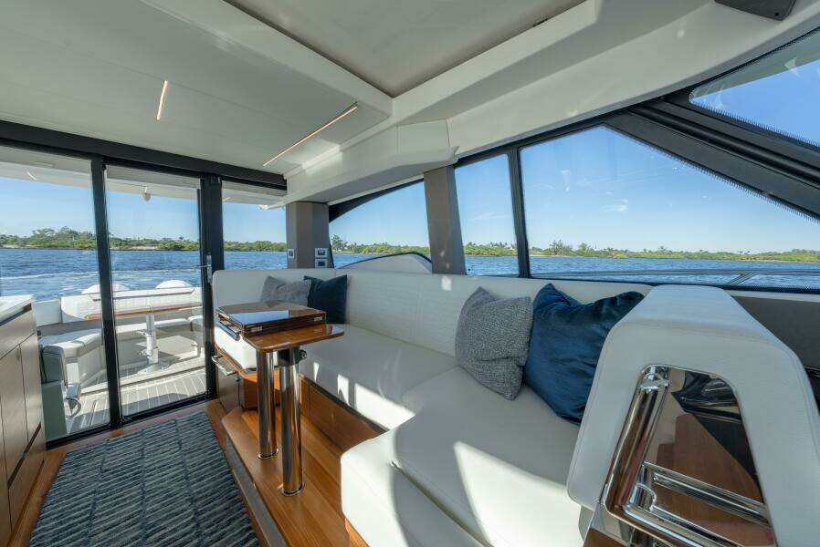 2025 Tiara Yachts 43 LE