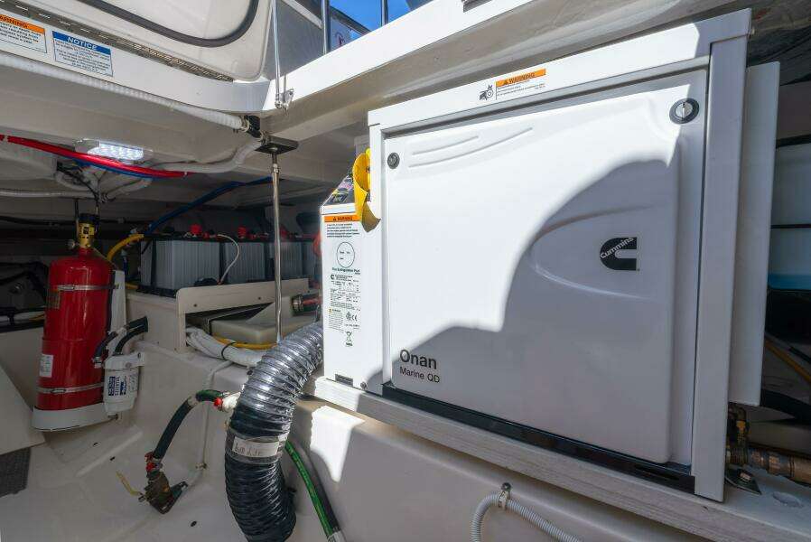 2025 Tiara Yachts 43 LE