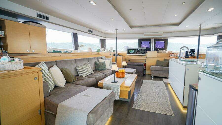 2017 Fountaine Pajot Victoria 67