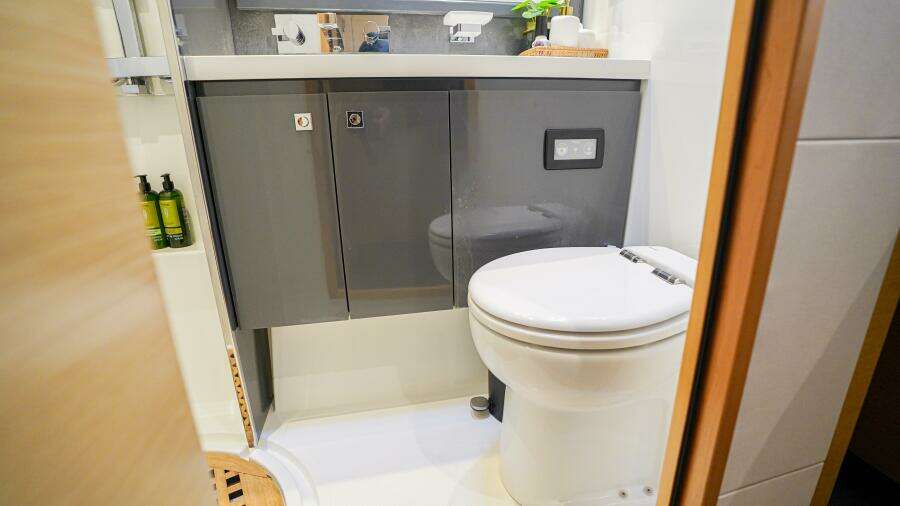 2017 Fountaine Pajot Victoria 67