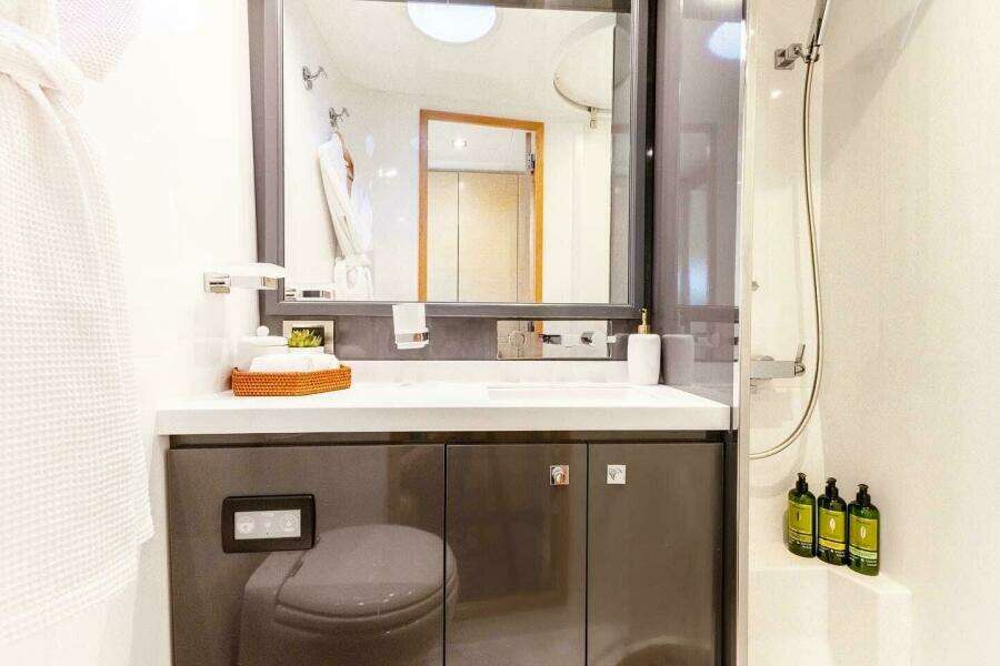 2017 Fountaine Pajot Victoria 67