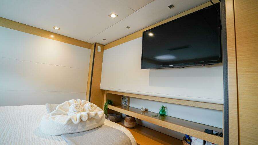 2017 Fountaine Pajot Victoria 67