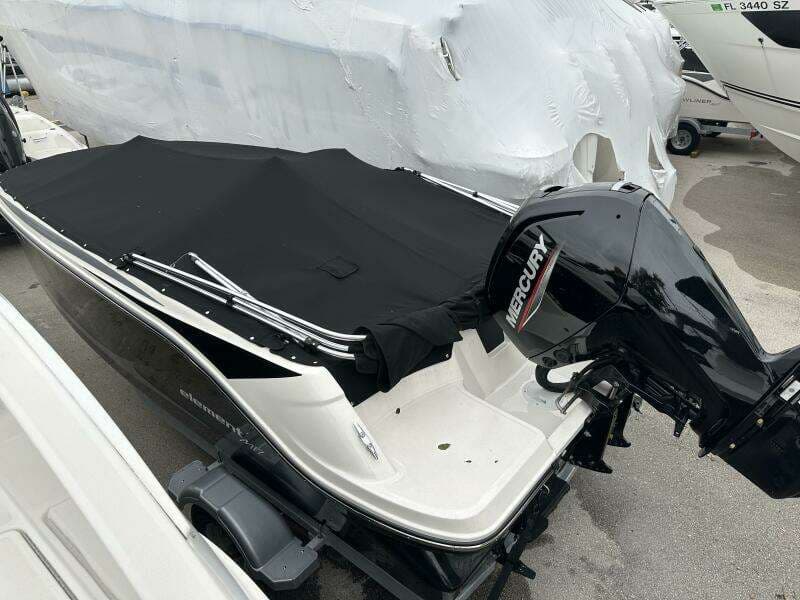 2023 Bayliner M17