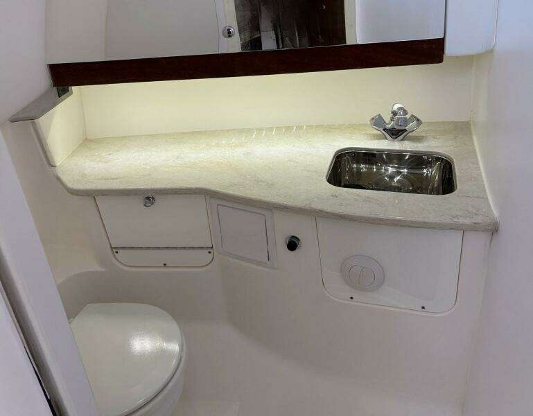 2017 Everglades 350 LX