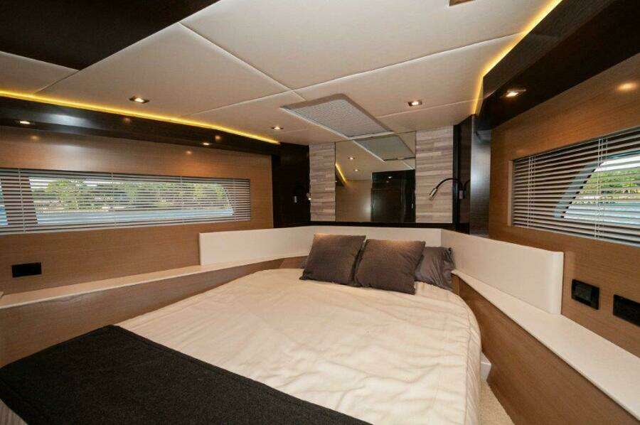 2019 Cruisers Yachts 60 Cantius- AFTER FIVE